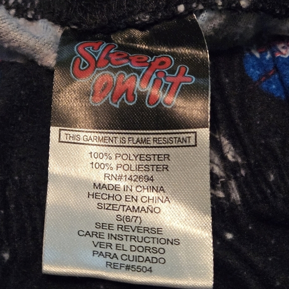 Boys size 6 lot - 2 pj bottoms, 1 swim trunks, 1 shorts, 2 tops - Picture 9 of 16